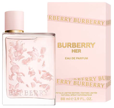 costi prufumo burberry her|burberry her petals.